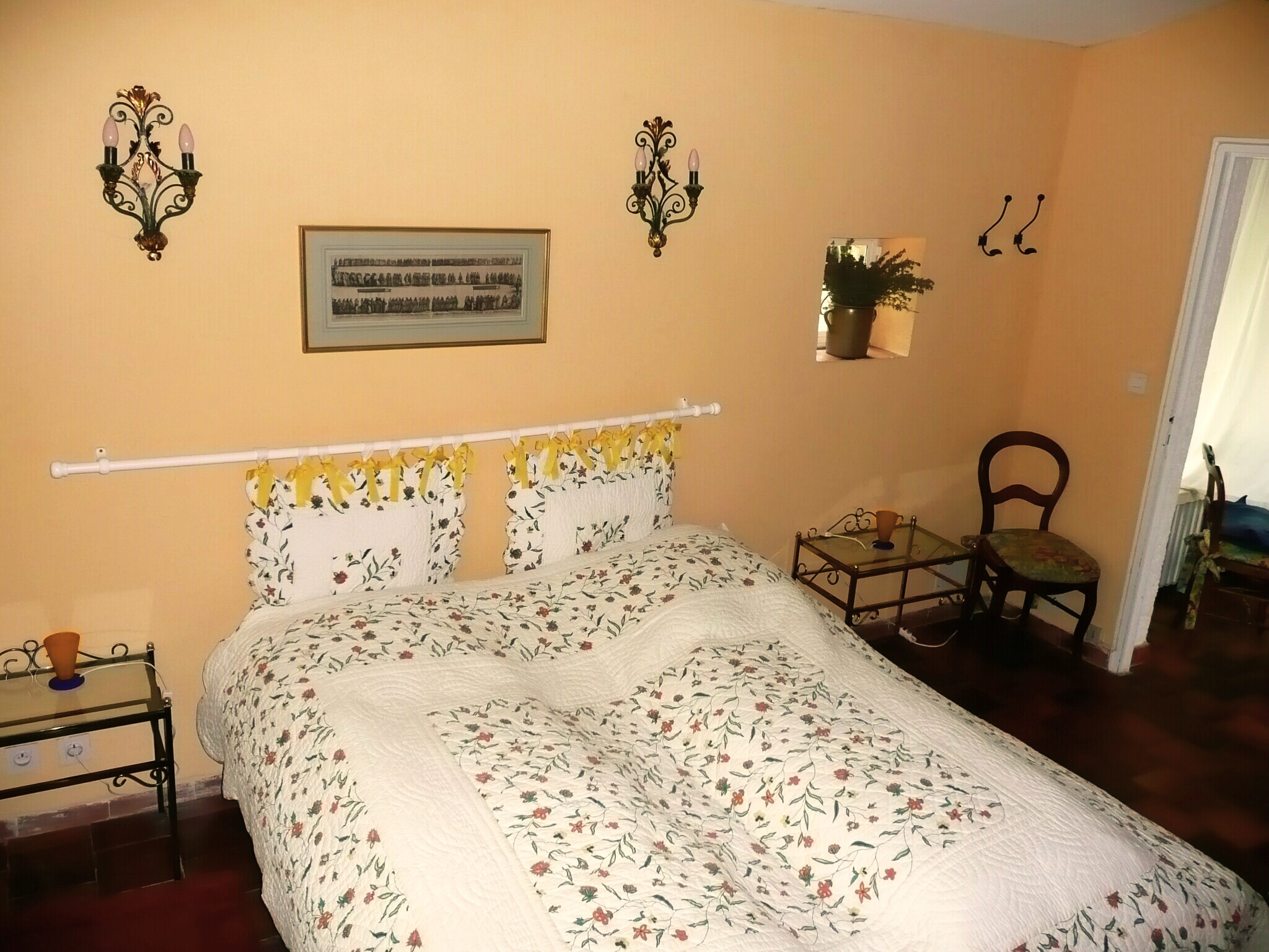 Schlafzimmer mit zwei Einzelbetten, Ansicht 1